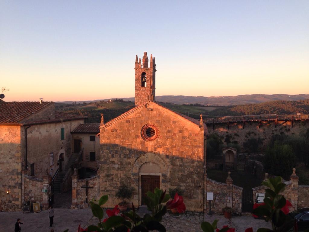 B&B In Piazza Monteriggioni Zewnętrze zdjęcie