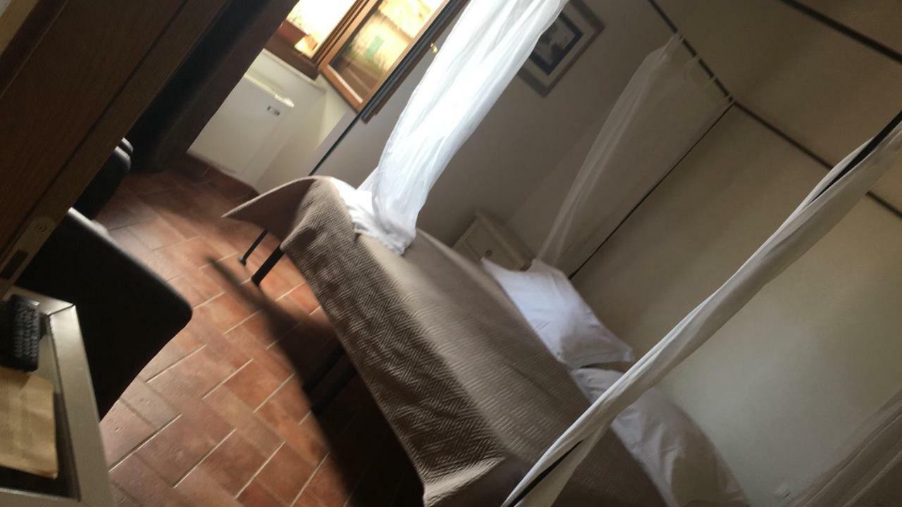 B&B In Piazza Monteriggioni Zewnętrze zdjęcie